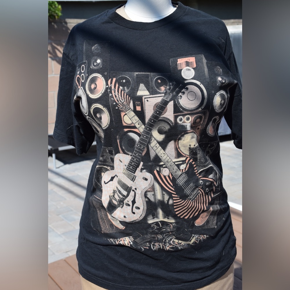 Color changing tee - Picture 3 of 3